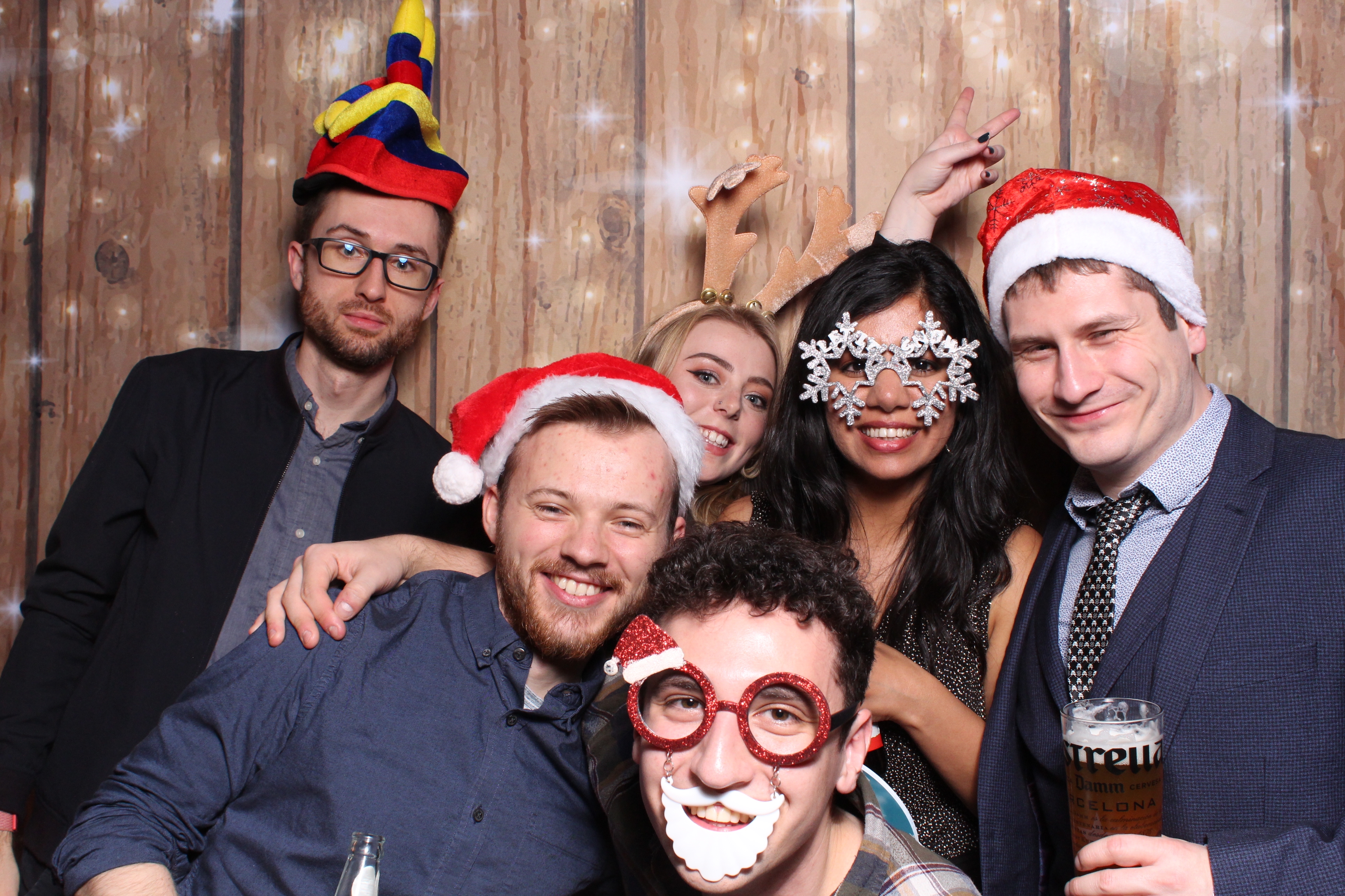 Tes Christmas party  | View more photos from the event at gallery.magicimages.uk/u/MagicImages/Tes-Christmas-party